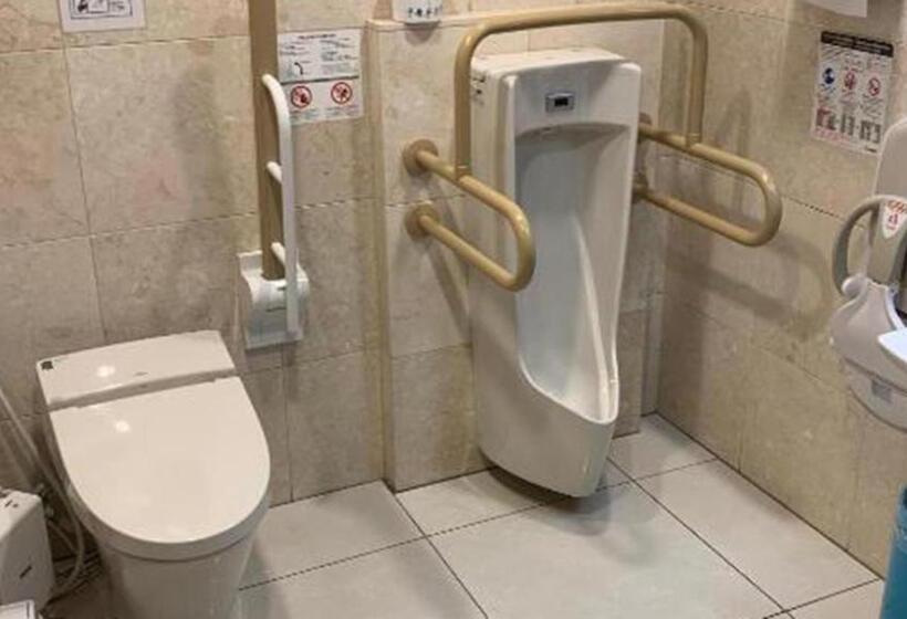 בית מלון כפרי Toyoko Inn Osaka Tsutenkaku Mae