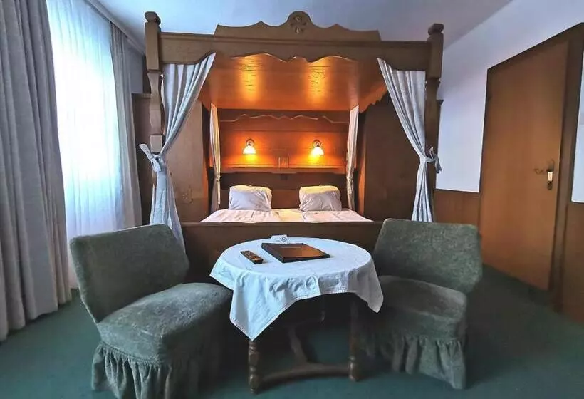 Hotelli Landgasthof Stranachwirt
