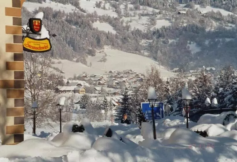 Hotelli Landgasthof Stranachwirt