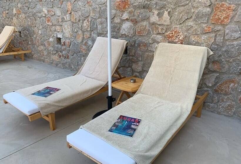 Koukounari Apartments