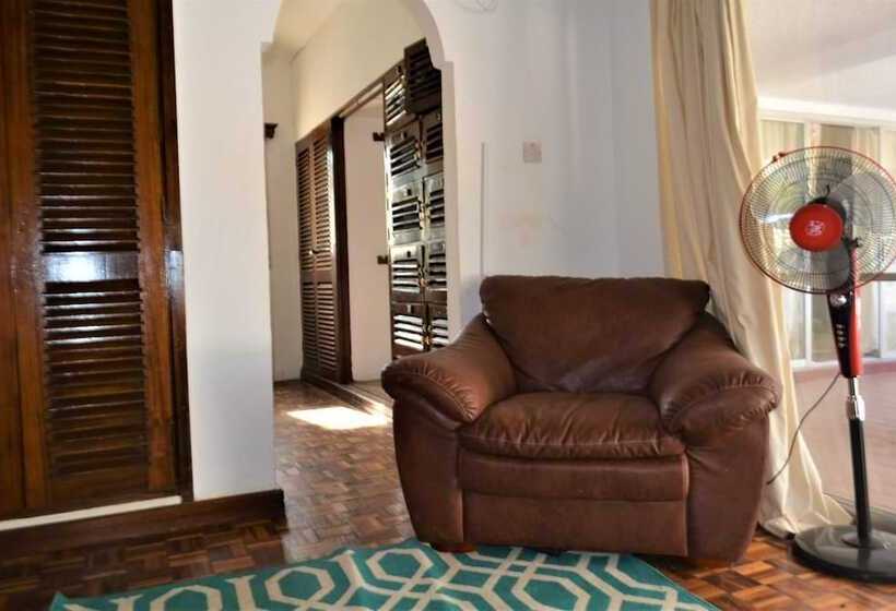 هاستل Tulia House Backpackers