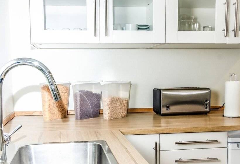 B&b Guesthouse Bed And Breakfast Keflavik Centre