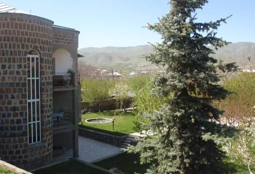 تختخواب و صبحانه Chez Yvette