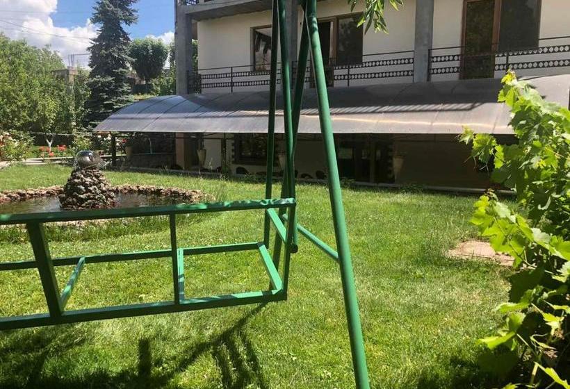 تختخواب و صبحانه Chez Yvette