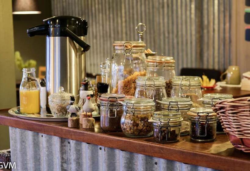 تختخواب و صبحانه Harbour Inn  Guesthouse