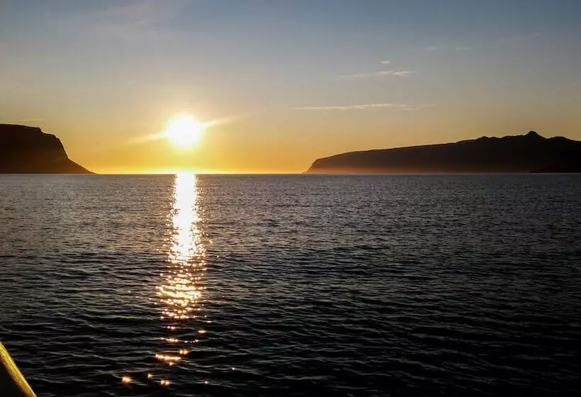 تختخواب و صبحانه Harbour Inn  Guesthouse