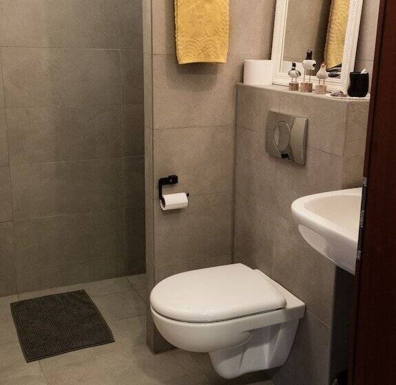 تختخواب و صبحانه Harbour Inn  Guesthouse