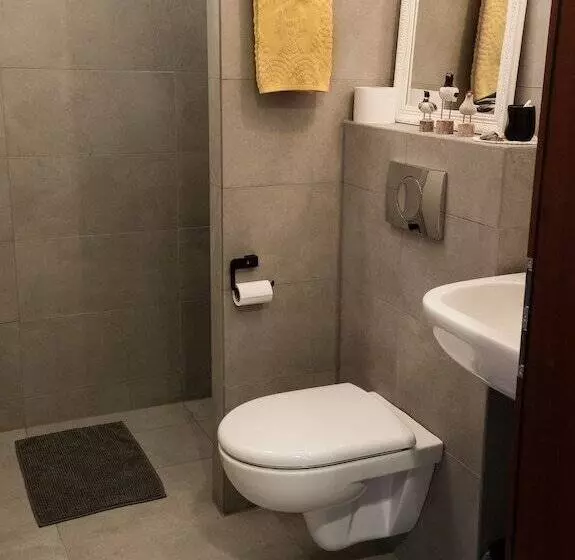 تختخواب و صبحانه Harbour Inn  Guesthouse