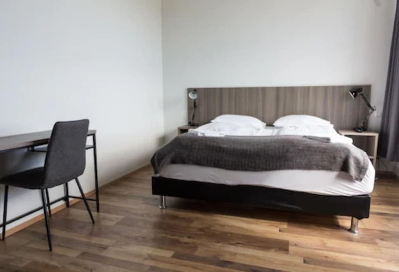 تختخواب و صبحانه Milk Factory