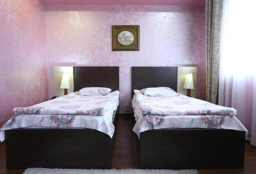 تختخواب و صبحانه Vanatur