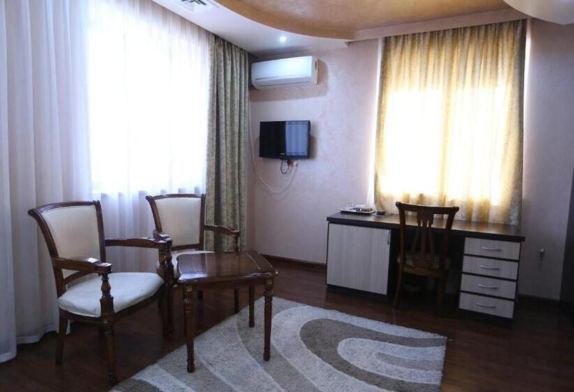 تختخواب و صبحانه Vanatur