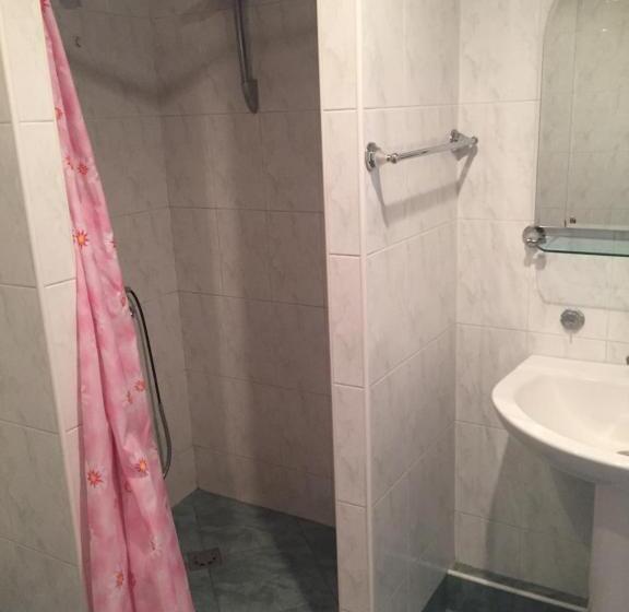 Center Hostel And Tours