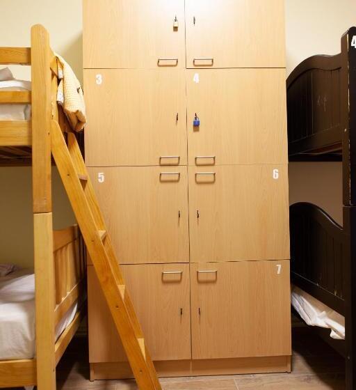 Center Hostel And Tours