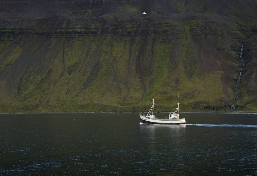 هتل Fisherman Guesthouse Sudureyri