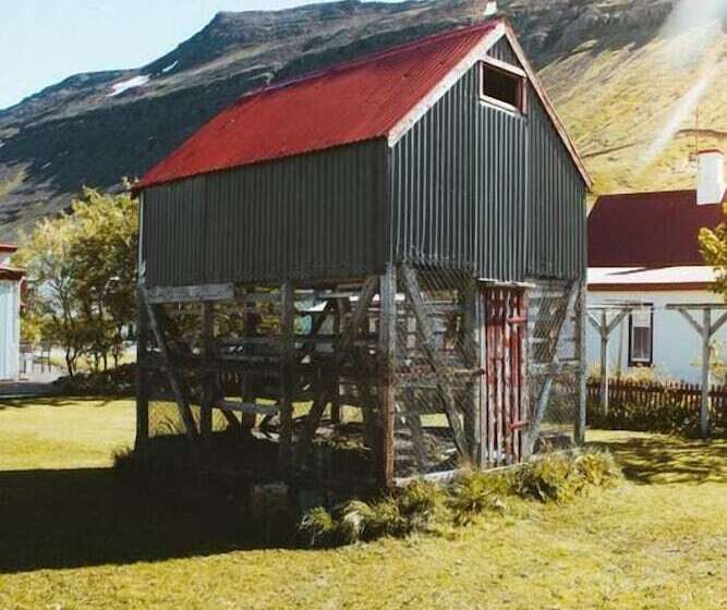 هتل Fisherman Guesthouse Sudureyri