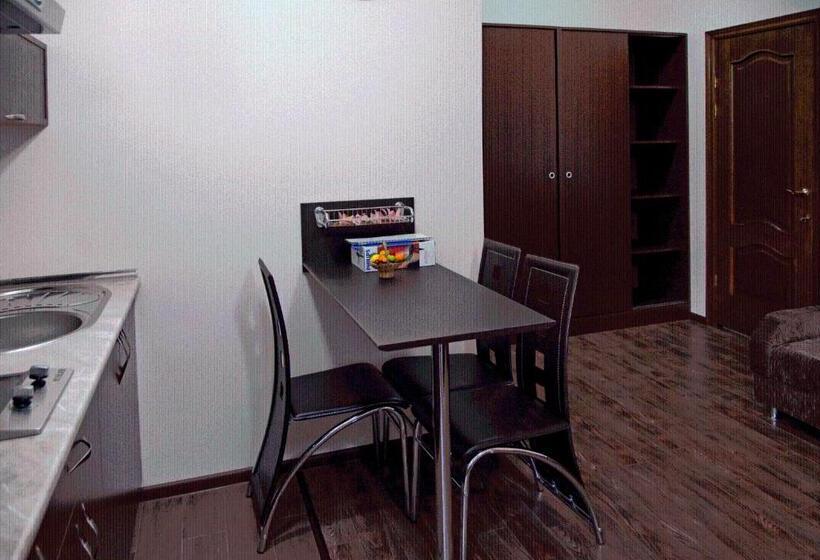 هتل Hin Yerevantsi