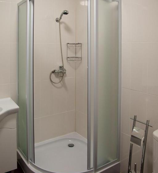 هتل Hin Yerevantsi