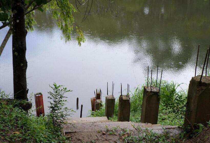 Hotelli River Park Inn