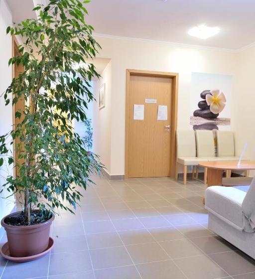 Отель Viktória Wellness