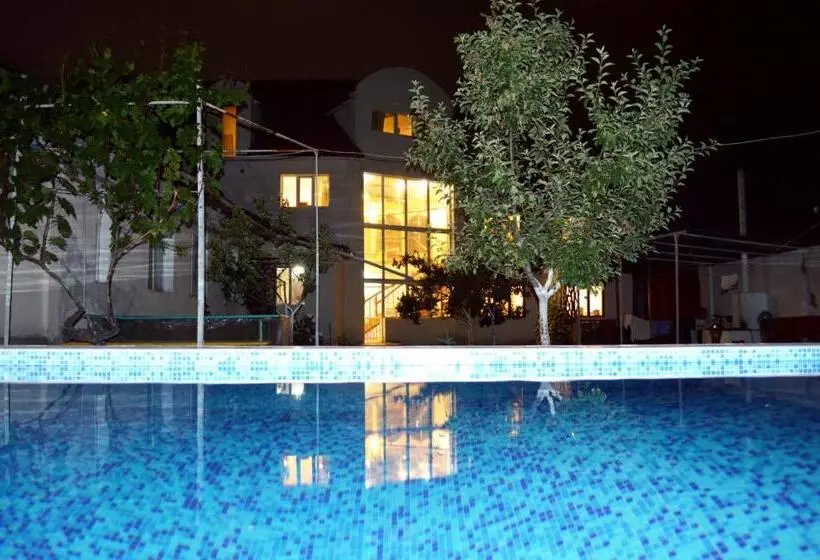 Tunduk Hostel