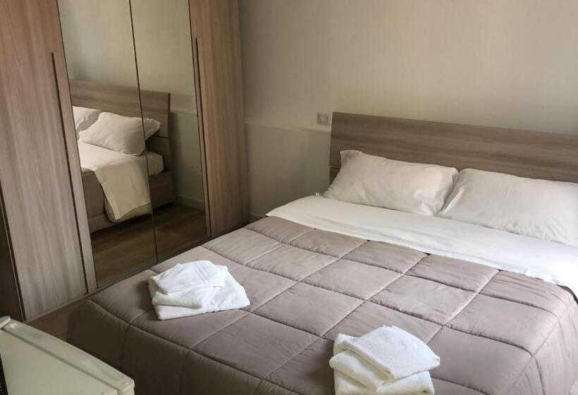 بنسيون Locanda Genovese