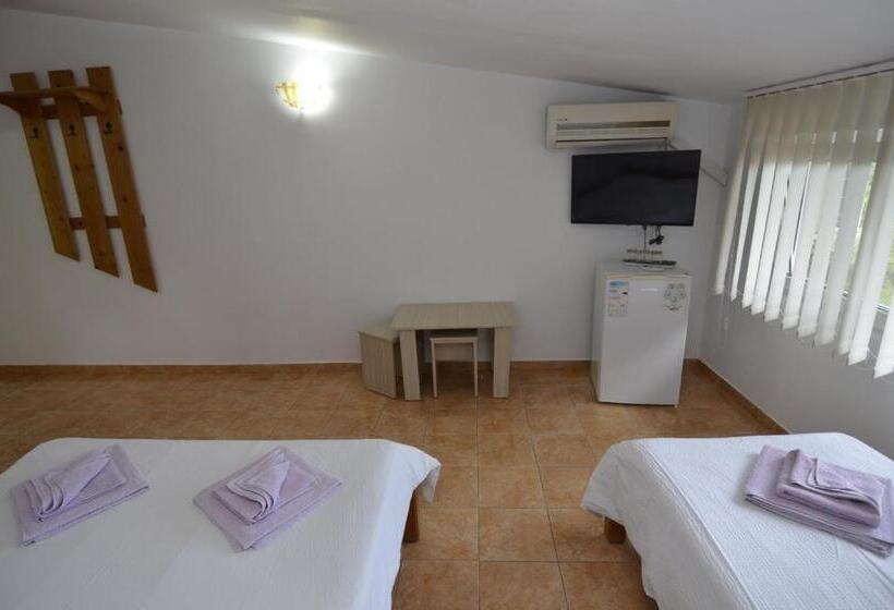 پانسیون Vila Rara