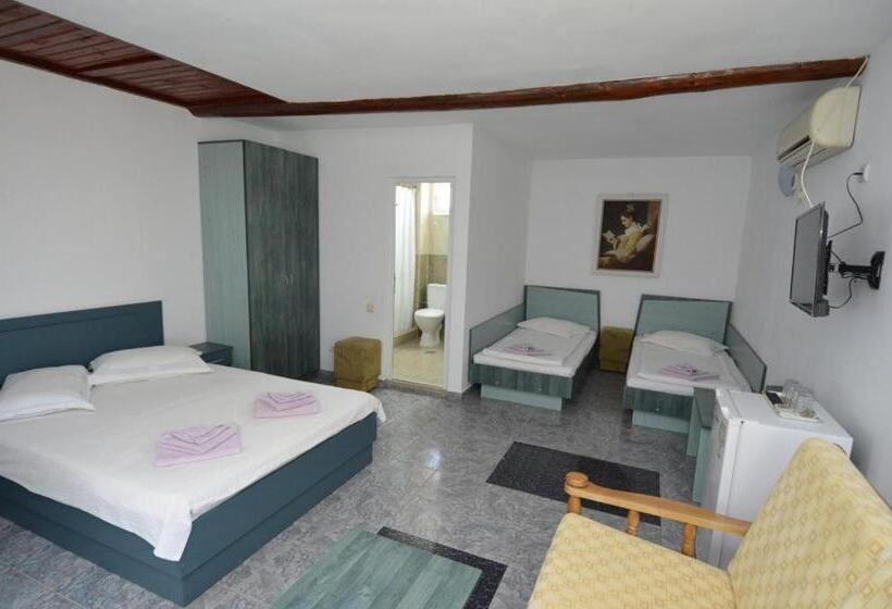 پانسیون Vila Rara