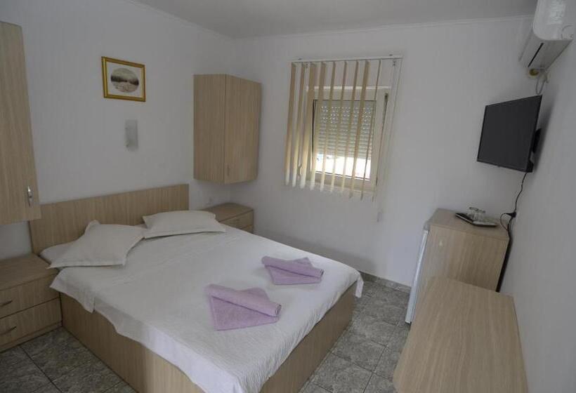 پانسیون Vila Rara