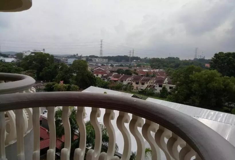 Ruiyas Sea View Condominium Portdickson