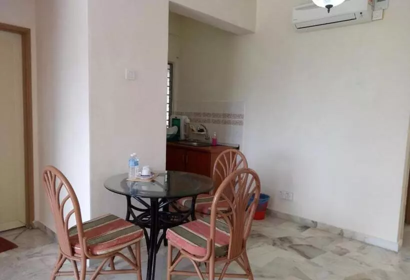 Ruiyas Sea View Condominium Portdickson