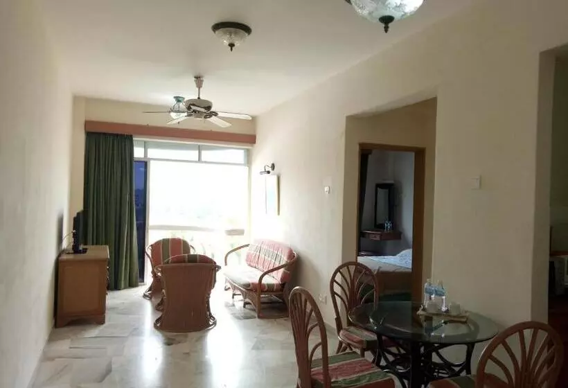 Ruiyas Sea View Condominium Portdickson