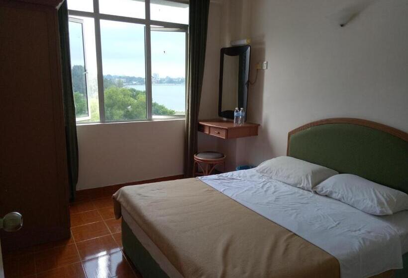 Ruiyas Sea View Condominium Portdickson