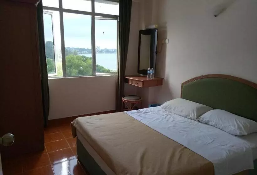 Ruiyas Sea View Condominium Portdickson