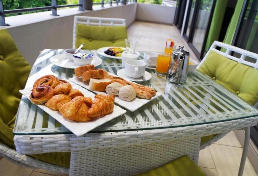 Suites Pereybere Inclue Petit Dejeuner