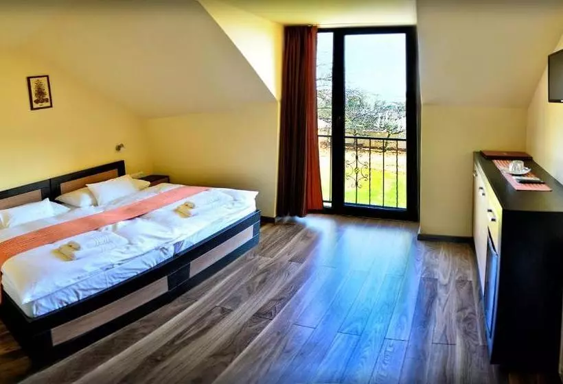 تختخواب و صبحانه Agancsos Panzió Villány