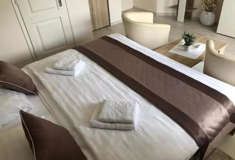 تختخواب و صبحانه Judit Vendégház