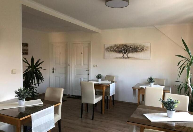 Bed and Breakfast Judit Vendégház