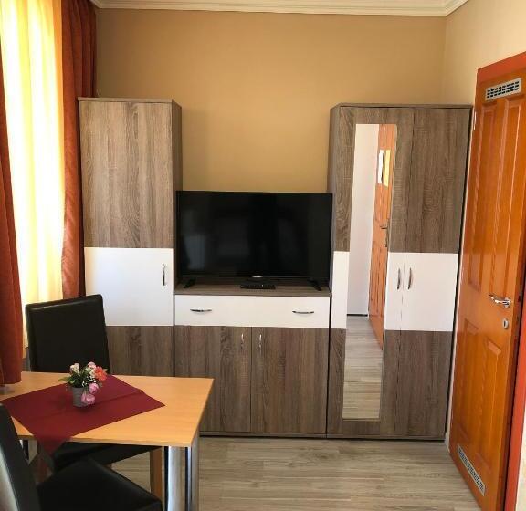 تختخواب و صبحانه Major Panzió és étterem