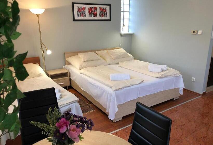 تختخواب و صبحانه Major Panzió és étterem