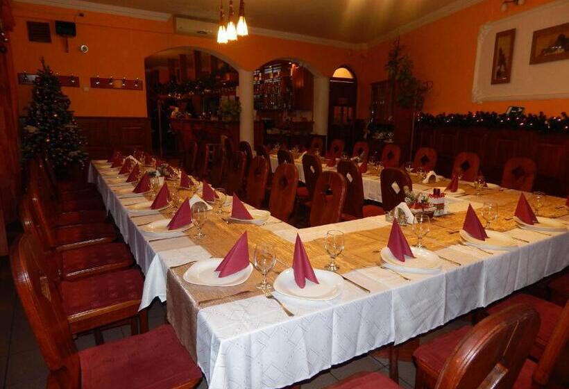 تختخواب و صبحانه Major Panzió és étterem