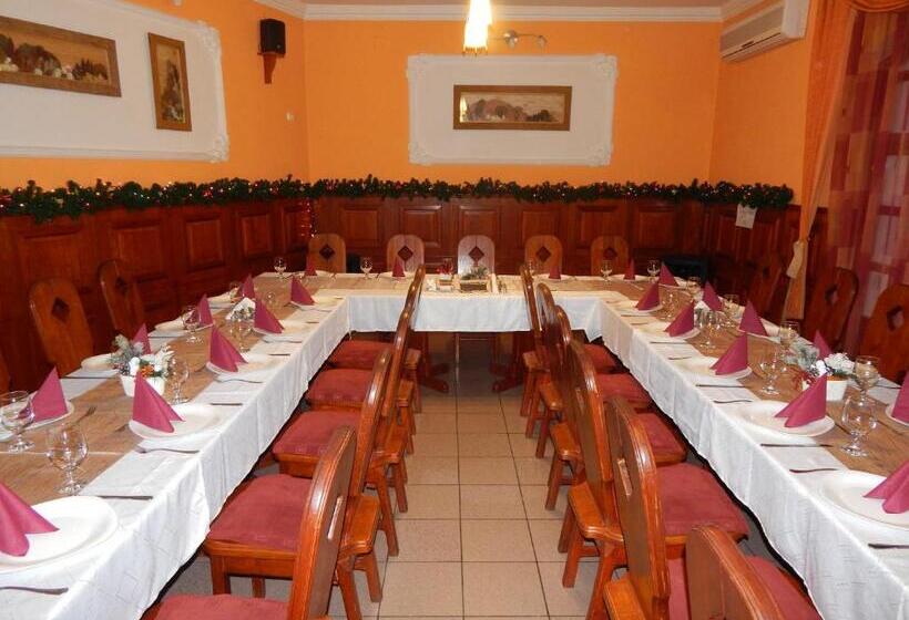 تختخواب و صبحانه Major Panzió és étterem