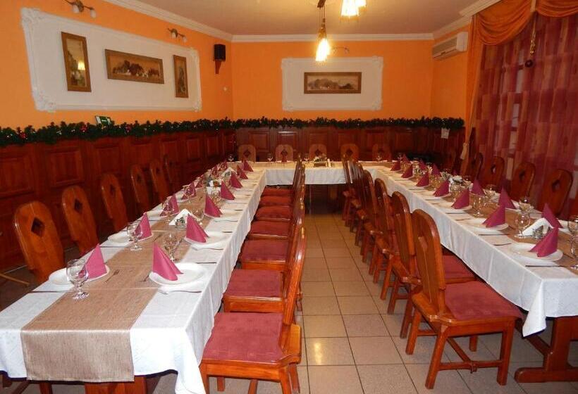 تختخواب و صبحانه Major Panzió és étterem