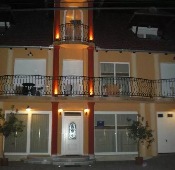 تختخواب و صبحانه Mediterrán Apartmanok Harkány