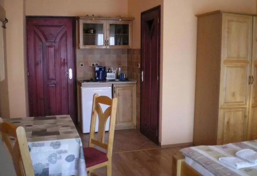 تختخواب و صبحانه Mediterrán Apartmanok Harkány