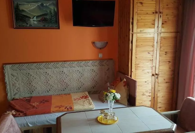Aamiaismajoitus (B&B) Rózsa Panzió