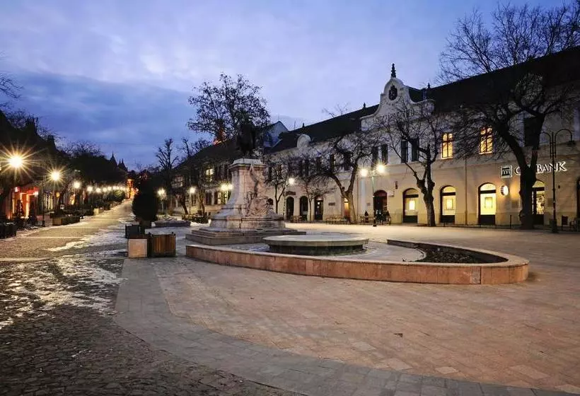 Aamiaismajoitus (B&B) Szekszárd Szálló