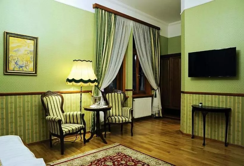 Aamiaismajoitus (B&B) Szekszárd Szálló