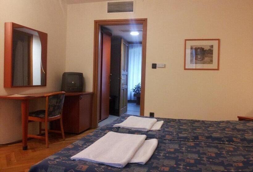 Fenyves Wellness Hotel Békéscsaba