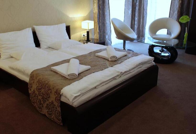 Отель Brill Orosháza