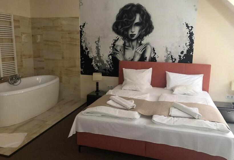 Отель Brill Orosháza